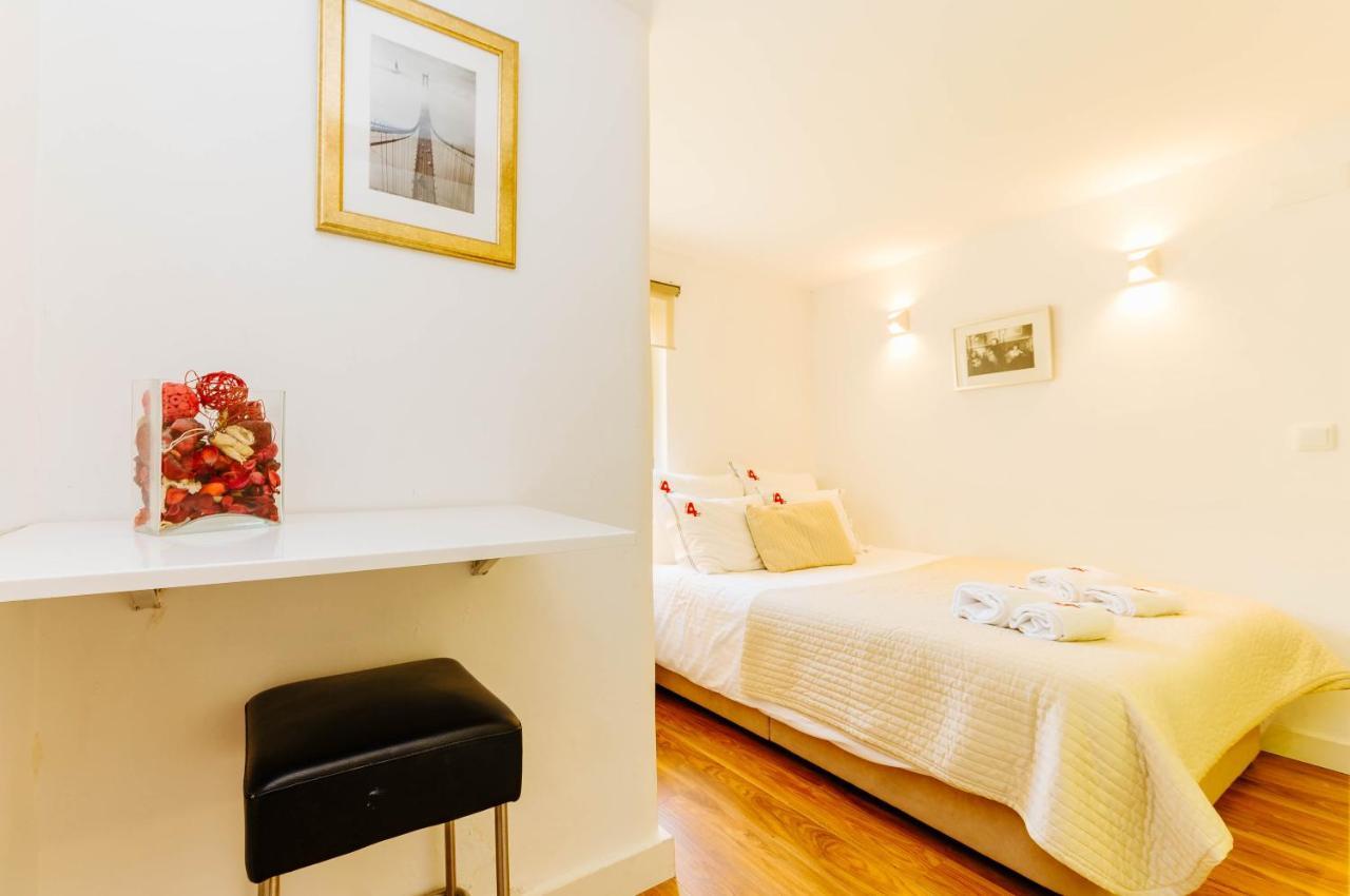 Rent4Rest Bairro Alto Charming 1Bd Apartment Lisboa Eksteriør bilde